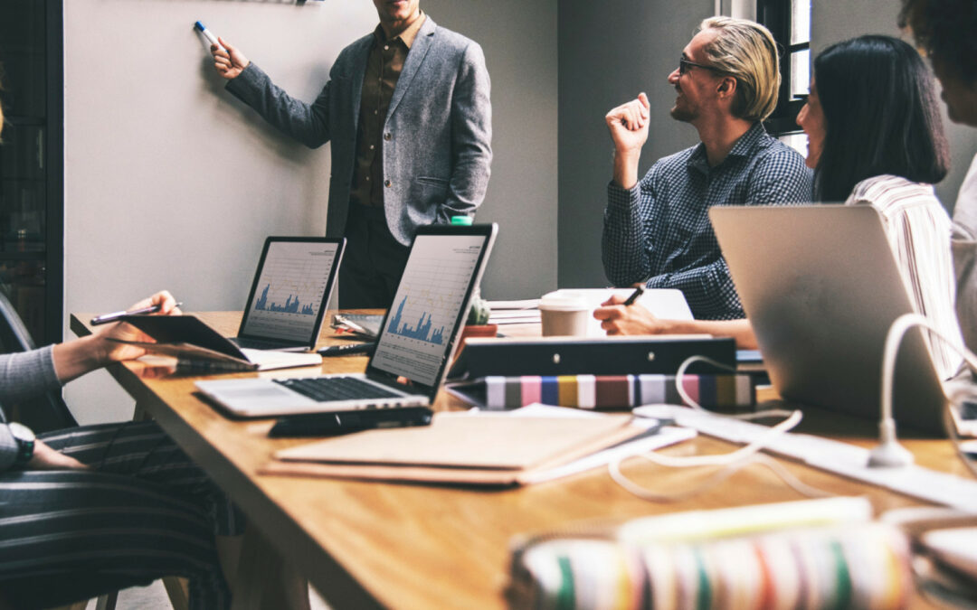 Management des business units : pourquoi se former à distance en 2025 ?
